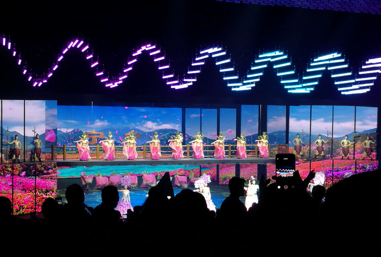 7163银河官方网址特种陶瓷有限公司举行2019年炭河古城一日游